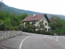 2006 05-Thoiry House on Roadside